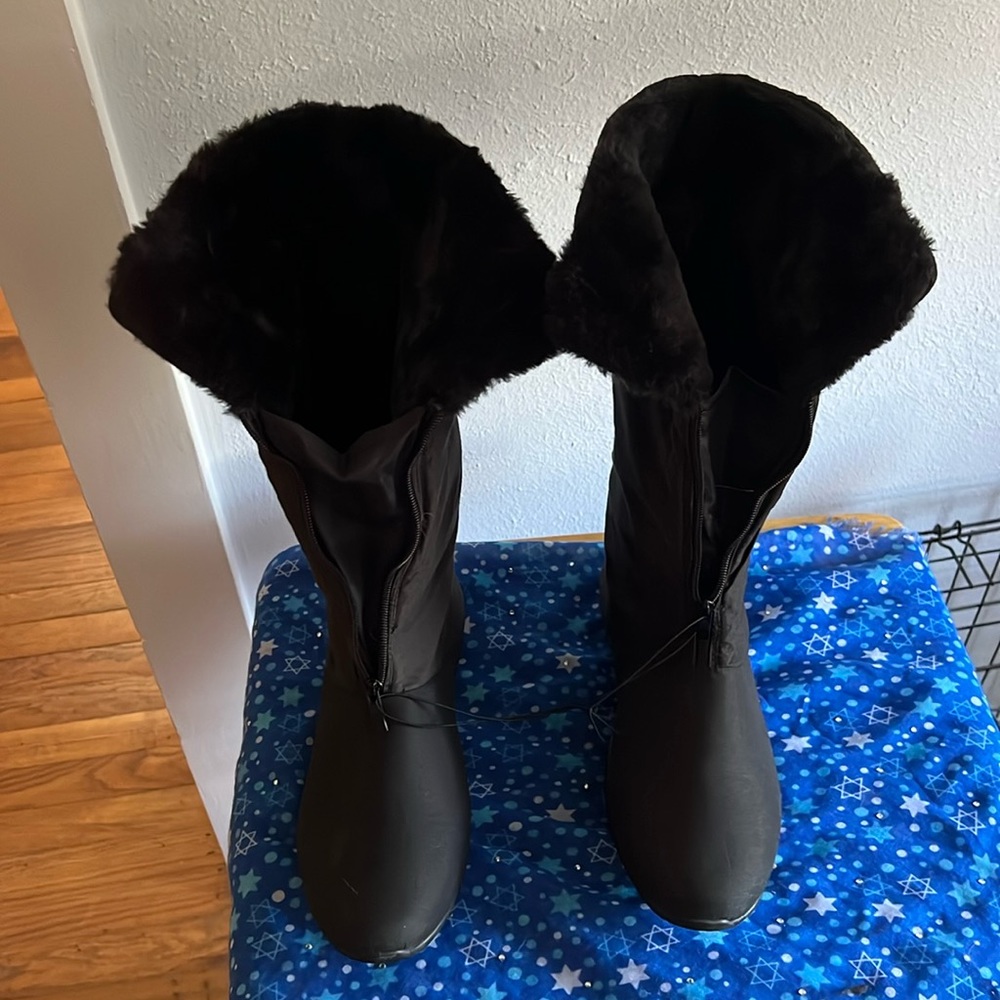 NWOT Calf high black boots